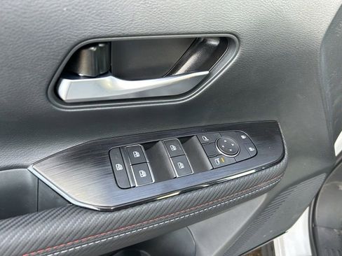 New 2025 Nissan Kicks SR w/ Illumination Package AWD/4WD image 10