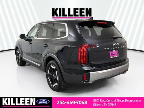 Used 2025 Kia Telluride S FWD image 7
