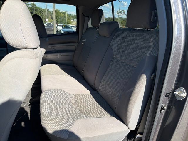 Used 2015 Toyota Tacoma PreRunner w/ SR5 Package RWD image 3