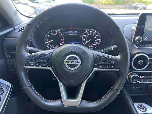 Used 2023 Nissan Sentra SR w/ Midnight Edition Package FWD image 19