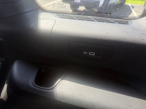 Certified 2024 Jeep Grand Cherokee L Altitude image 39