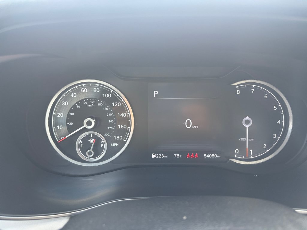 Used 2024 Genesis G70 2.5T RWD image 18