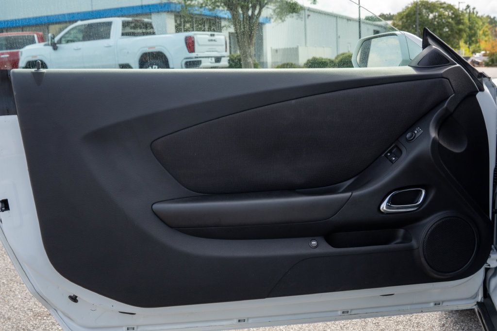 Used 2011 Chevrolet Camaro SS RWD image 10