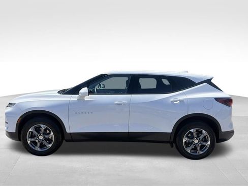 Used 2023 Chevrolet Blazer LT AWD/4WD image 2