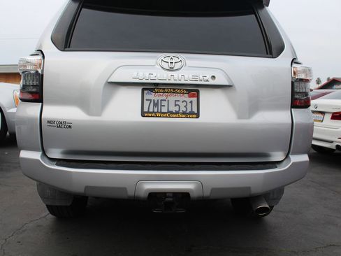 Used 2015 Toyota 4Runner SR5 Premium image 17