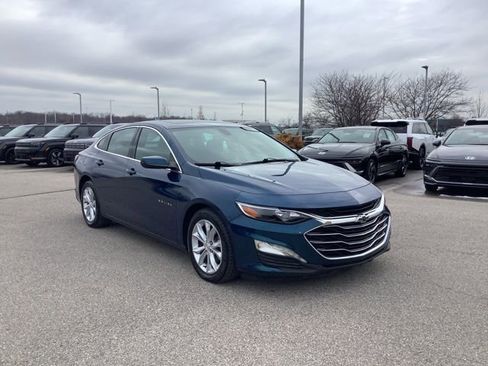 Used 2019 Chevrolet Malibu LT w/ Leather Package image 3