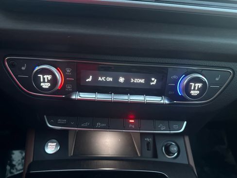 Used 2024 Audi Q5 e Premium Plus w/ Premium Plus Package image 18