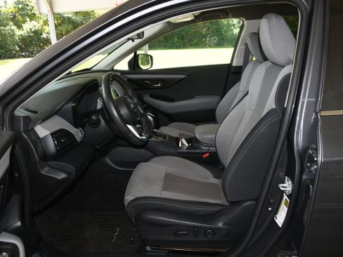 Used 2022 Subaru Outback Premium image 7