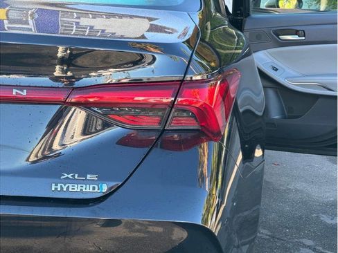 Used 2020 Toyota Avalon XLE image 27