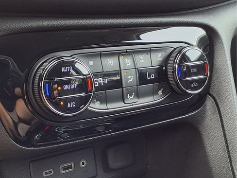 Certified 2022 Buick Encore GX Select FWD image 8