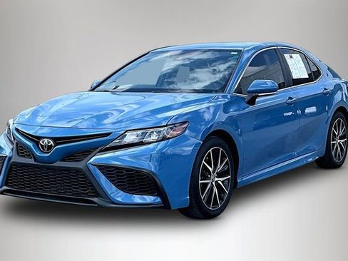 Used 2023 Toyota Camry SE w/ Convenience Package image 2