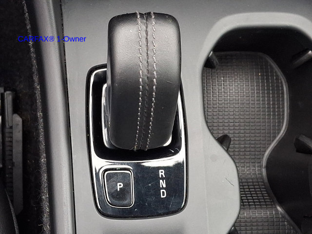 Used 2019 Volvo XC40 T5 Momentum AWD/4WD image 16