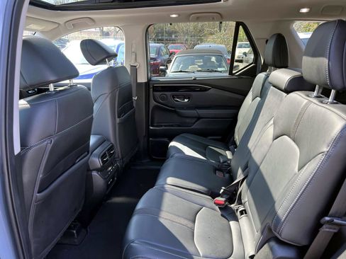Certified 2023 Honda Pilot Touring image 9