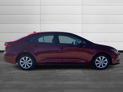 Used 2023 Toyota Corolla LE image 2