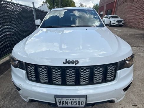 Used 2019 Jeep Grand Cherokee Altitude RWD image 10