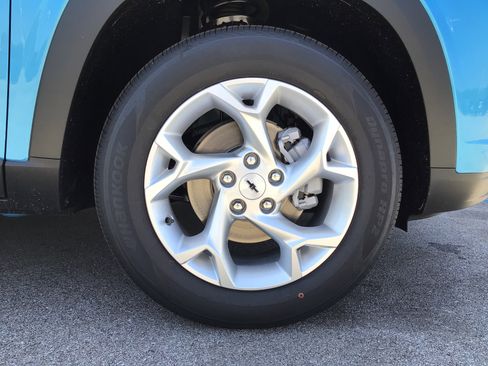 New 2026 Chevrolet Trax LS w/ LS Convenience Package FWD image 16