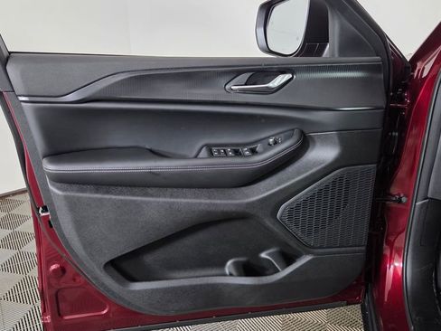 New 2026 Jeep Grand Cherokee L Laredo image 13