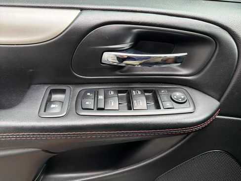 Used 2019 Dodge Grand Caravan GT FWD image 18