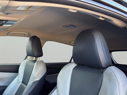 Used 2019 Subaru Crosstrek Hybrid AWD/4WD image 15