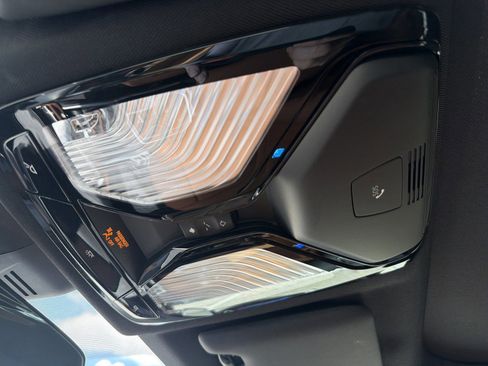 New 2025 BMW 330i Sedan w/ Convenience Package RWD image 35