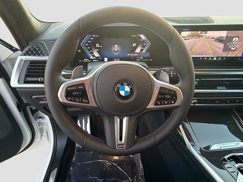 New 2026 BMW X7 M60i w/ Climate Comfort Package image 41