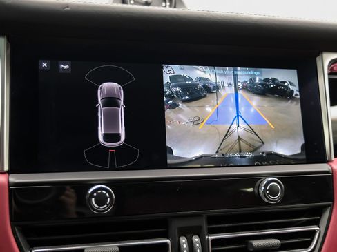 Used 2023 Porsche Macan Turbo image 23