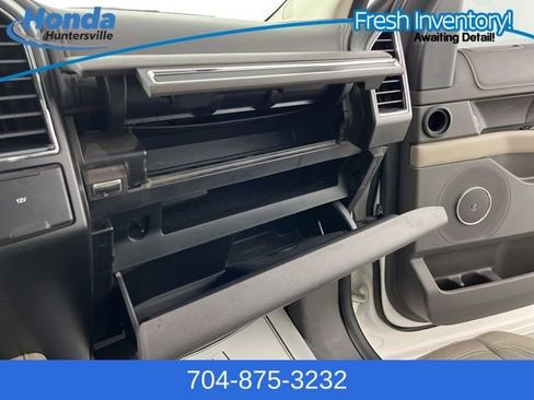 Used 2018 Ford Expedition Limited w/ Equipment Group 301A image 37