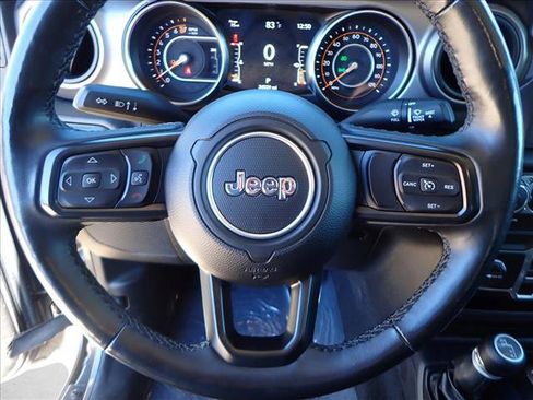 Used 2021 Jeep Gladiator Willys image 11