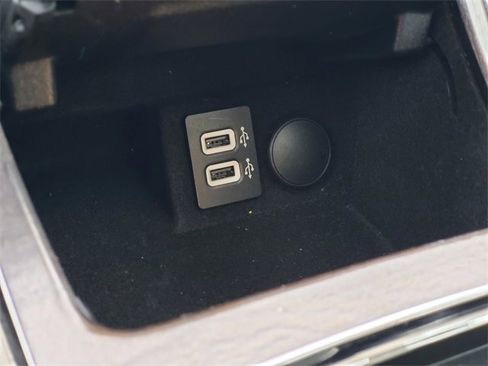 Used 2020 Lincoln Continental Reserve image 23