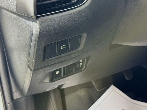 Used 2018 Toyota C-HR XLE image 11