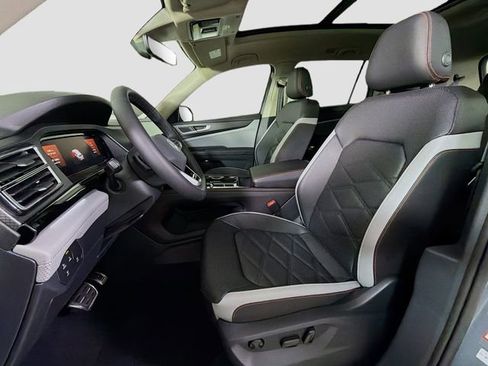 New 2026 Volkswagen Atlas Peak Edition AWD/4WD image 11