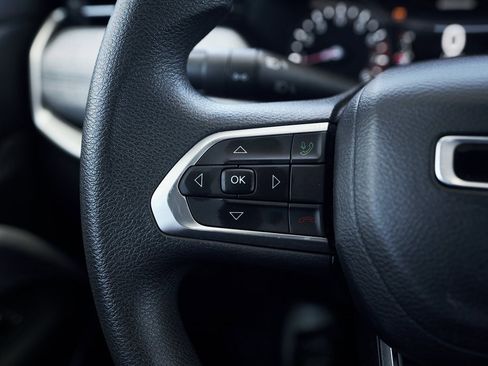 Used 2023 Jeep Compass Sport image 36