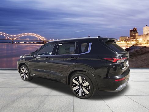 New 2026 Mitsubishi Outlander SEL image 3