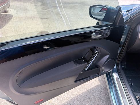 Used 2018 Volkswagen Beetle 2.0T Coast FWD image 16