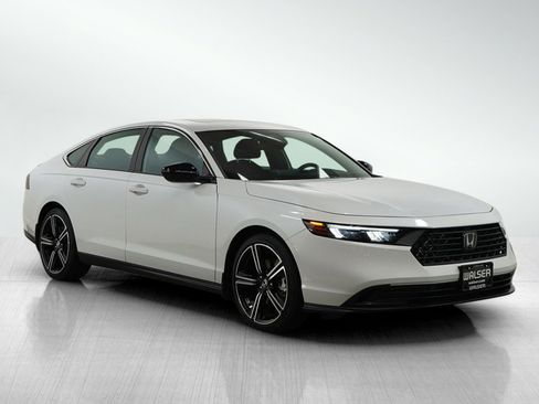 Used 2023 Honda Accord Sport image 7