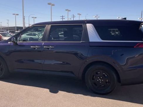 Used 2026 Kia Carnival FWD image 7