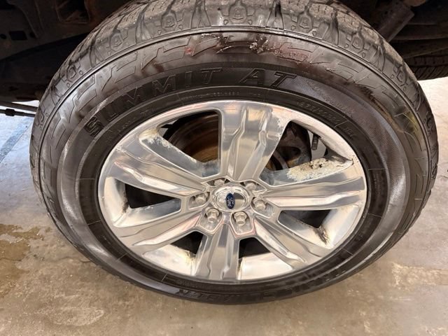 Used 2016 Ford F150 Platinum w/ Equipment Group 701A Luxury AWD/4WD image 7