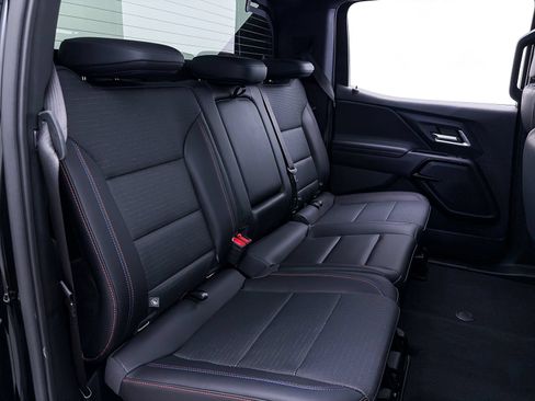 Used 2025 Chevrolet Silverado EV RST AWD/4WD image 33