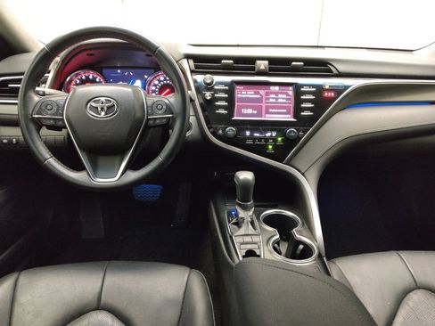 Used 2018 Toyota Camry XSE image 22