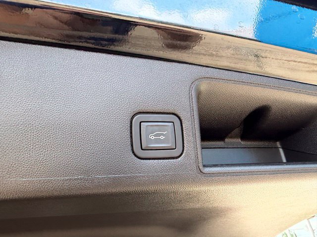 Used 2024 GMC Terrain SLT w/ LPO, Floor Liner Package AWD/4WD image 38