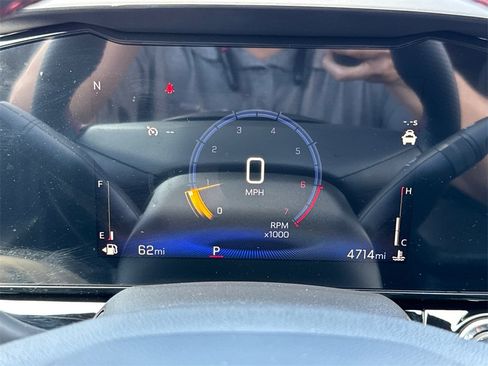 Used 2026 Chevrolet Trax RS image 32