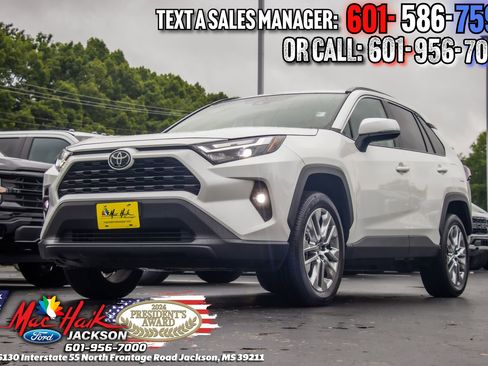 Used 2024 Toyota RAV4 XLE Premium FWD image 3