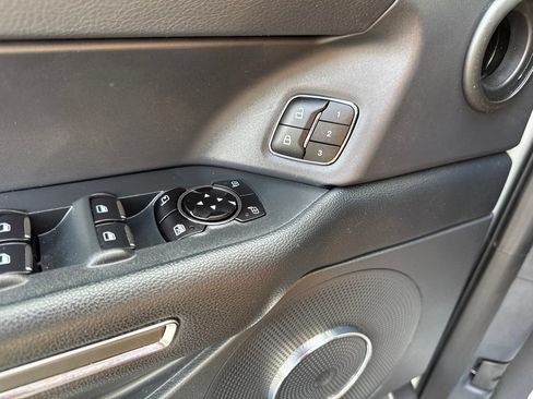 Used 2023 Ford Expedition XLT RWD image 14