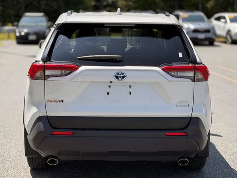 Used 2023 Toyota RAV4 XLE Premium AWD/4WD image 4