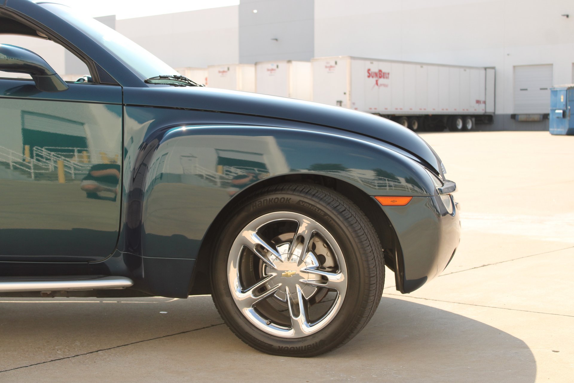 Used 2005 Chevrolet SSR w/ Preferred Equipment Group RWD image 34