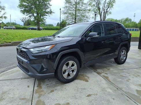 Used 2023 Toyota RAV4 XLE FWD image 3