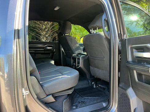 Used 2022 RAM 2500 Big Horn w/ Level C Equiment Group AWD/4WD image 22