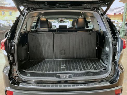 Used 2019 Toyota Highlander XLE w/ Protection Package #3 image 22