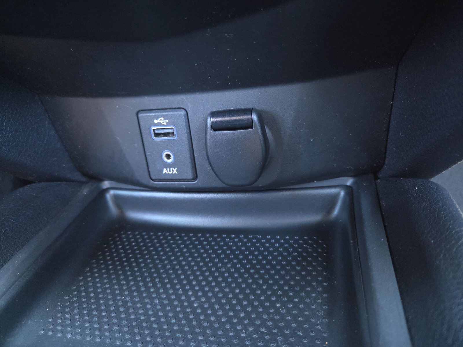 Used 2017 Nissan Rogue S w/ Appearance Package FWD image 19