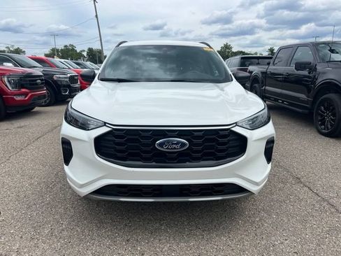 Certified 2024 Ford Escape ST-Line w/ Tech Pack #1 AWD/4WD image 2